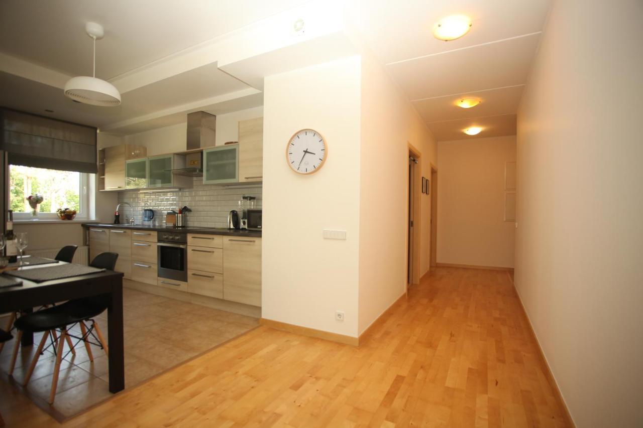 Cozy Home Apartment Kaivas, Free Parking, Self Check-In Riga Buitenkant foto